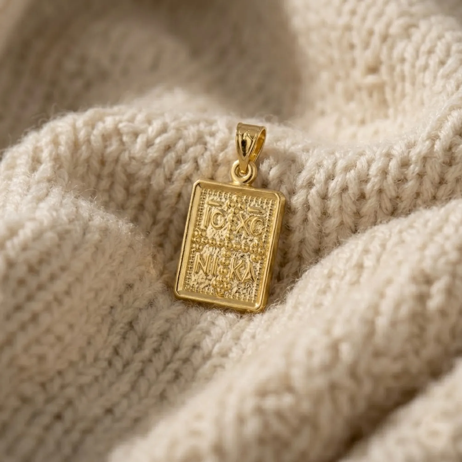 Χρυσό Φυλαχτό Κωνσταντινάτο Κ14 Ορθογώνιο Μονής Όψης "IC XC NIKA"