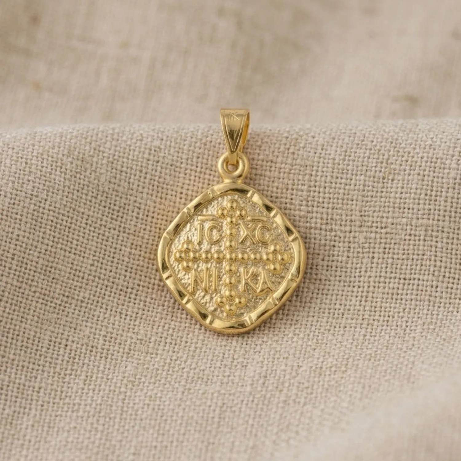 Χρυσό Φυλαχτό Κωνσταντινάτο Κ9 Ρόμβος Μονής Όψης "IC XC NIKA"