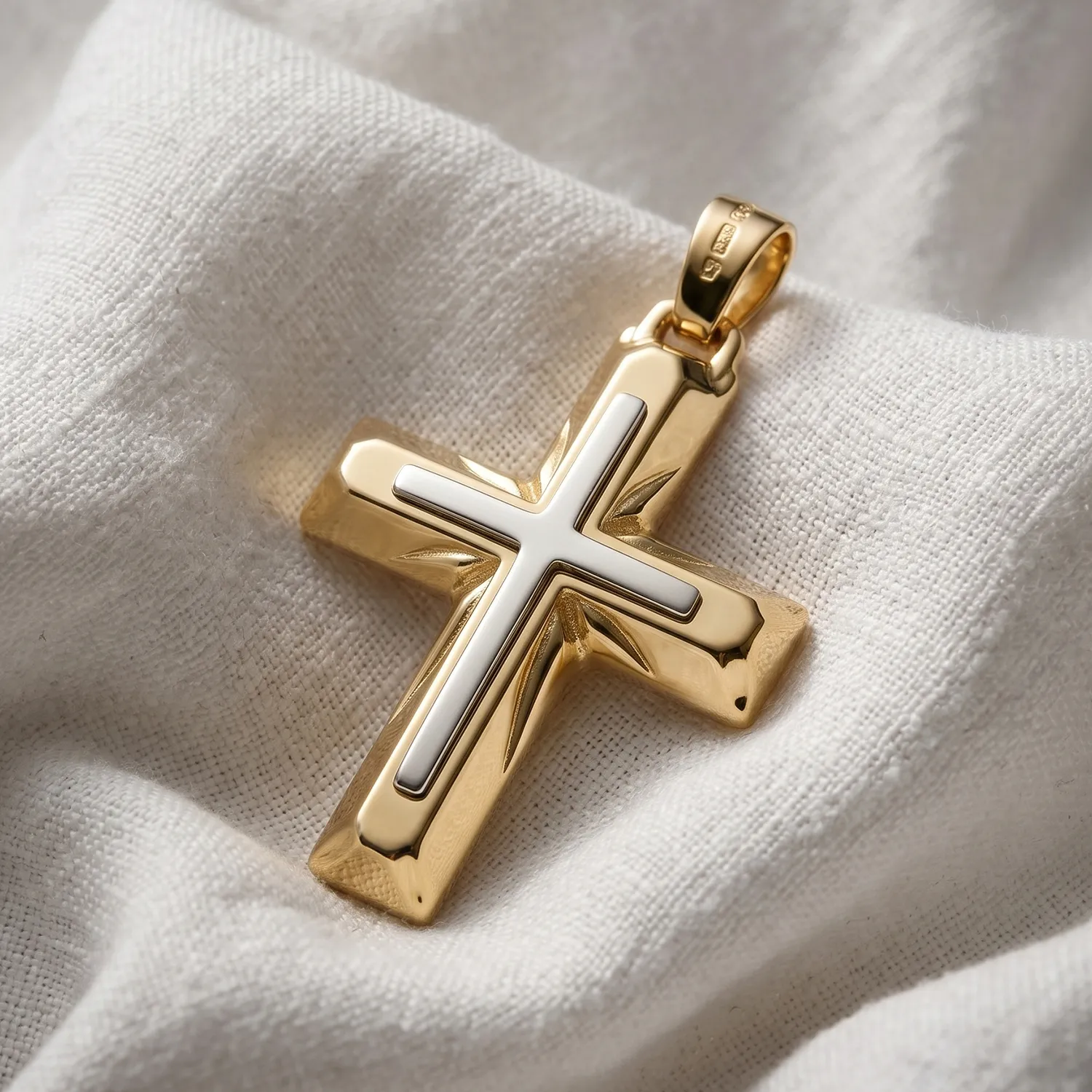 Χρυσός Βαπτιστικός Σταυρός Κ14 με Λευκόχρυσο Σταυρό και Ανάγλυφες Ακτίνες