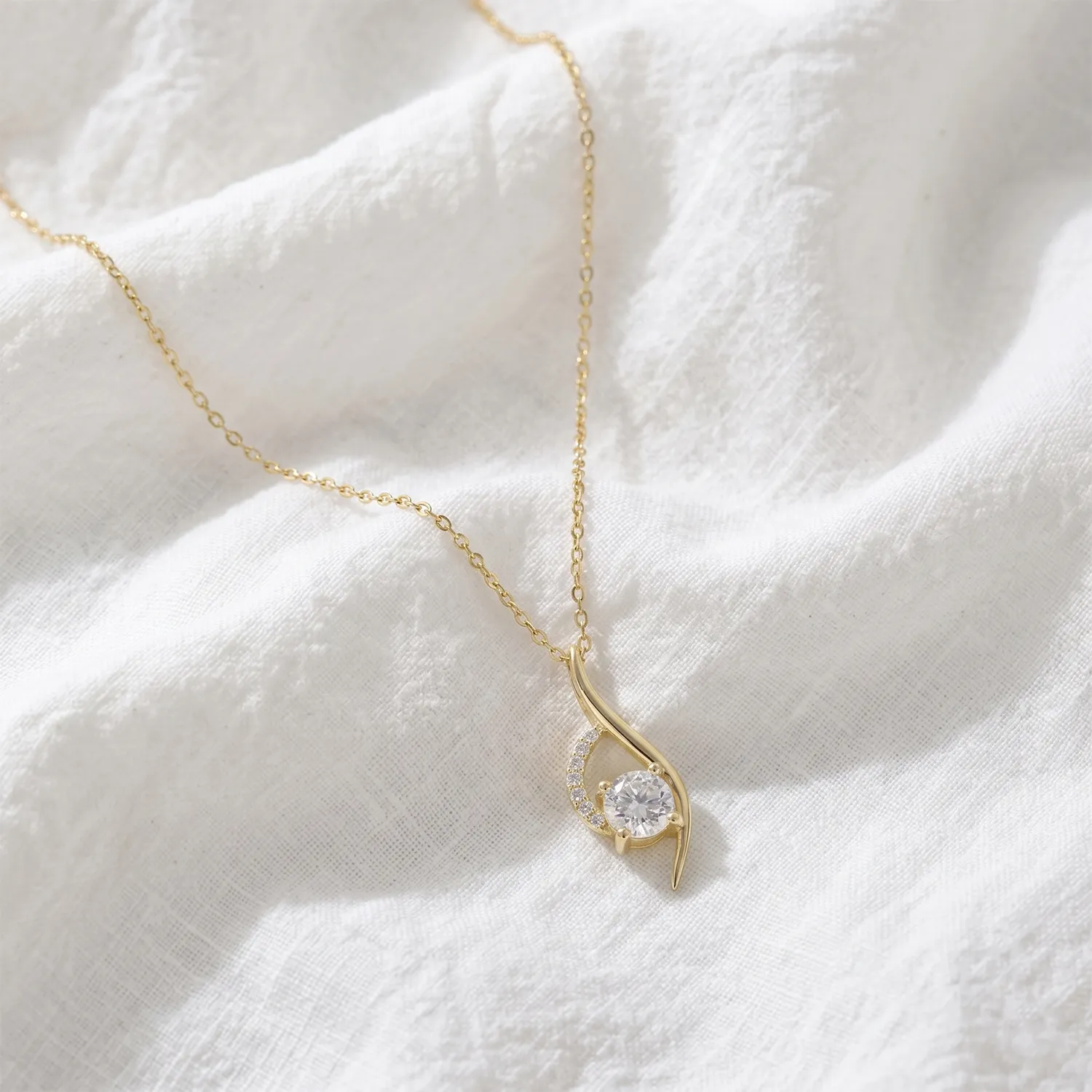 Χρυσό Κολιέ Κ14 "Eternal Flow" με Μονόπετρο Ζιργκόν και Καμπυλωτό Μοτίβο