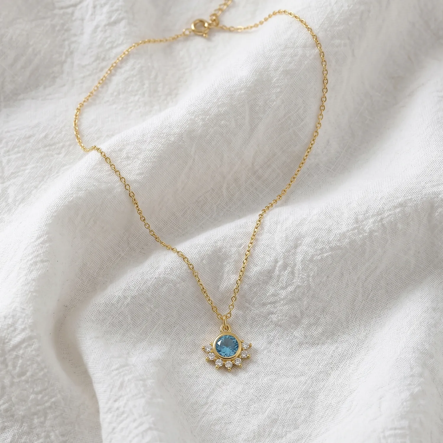 Ασημένιο Κολιέ 925 "Blue Sun" με Γαλάζιο Topaz Ζιργκόν και Περιμετρική Λάμψη