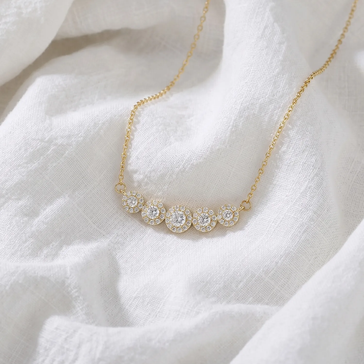 Χρυσό Κολιέ Κ9 "Five Rosettes" με Λευκά Ζιργκόν σε Σειρά